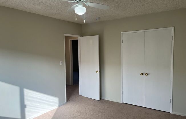 2 beds, 1 bath, 900 sqft, $1,950, Unit 319-7