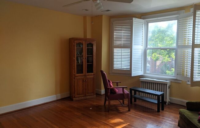 2 beds, 1 bath, 1,200 sqft, $1,635, Unit 3037 N. Calvert St. B3