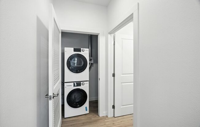 2 beds, 1 bath, 871 sqft, $1,750, Unit 404