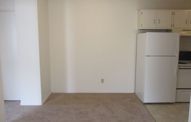 1 bed, 1 bath, 650 sqft, $725, Unit 4070NOT