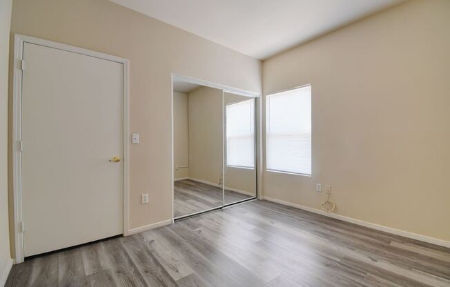 3 beds, 2 baths, $1,895, Unit # 1077