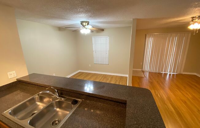 Lovely 1/1 condo in the heart of Brandon