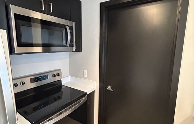 1 bed, 1 bath, 458 sqft, $1,375, Unit 215