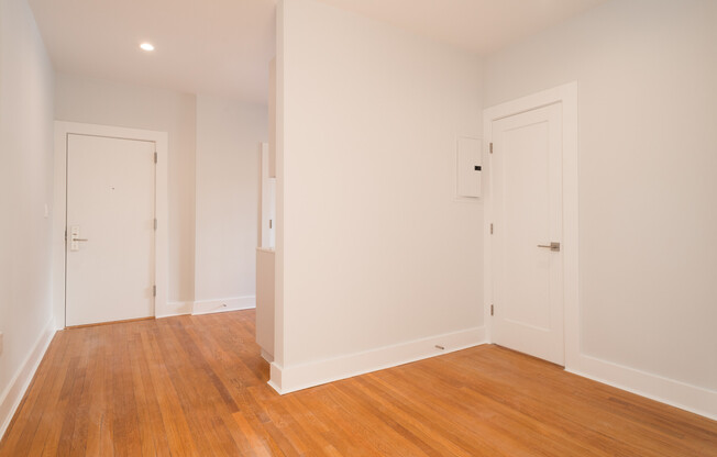1 bed, 1 bath, 730 sqft, $3,300, Unit 01