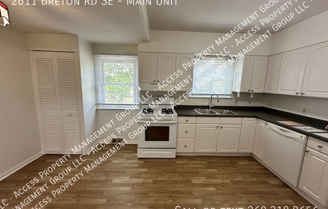 2611 BRETON RD SE