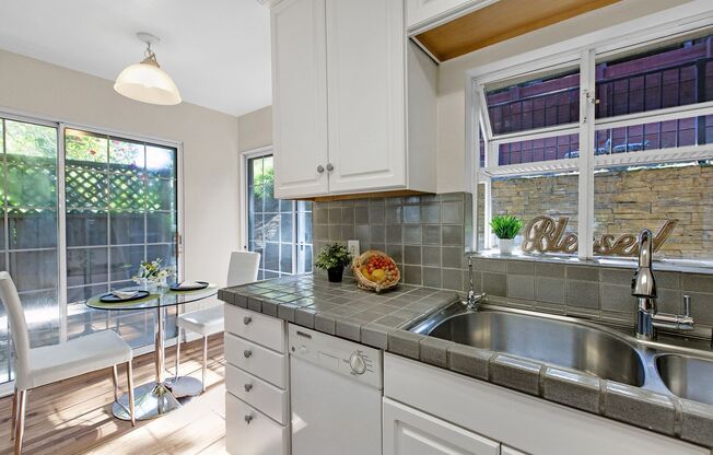 Warm & light filled 3 bedroom 2 bath Brisbane