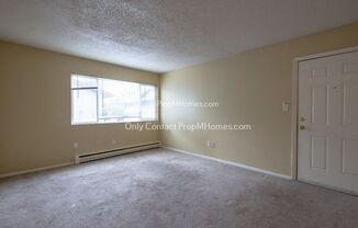 2 beds, 1 bath, $1,499, Unit 6851 N Fessenden Street Unit 4