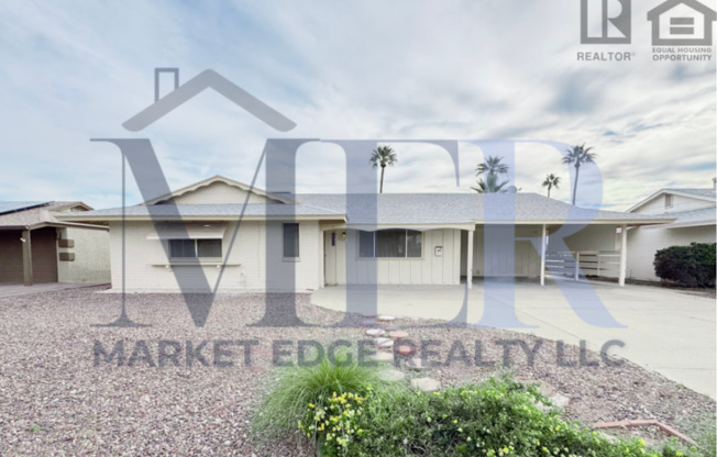 2Bed/2Bath House in Sun City on Golf Course! Ready for Immediate Move-In!