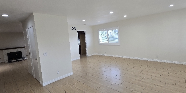 1220 E 15 ST
