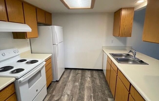 2 beds, 2 baths, 1,027 sqft, $1,450, Unit 71