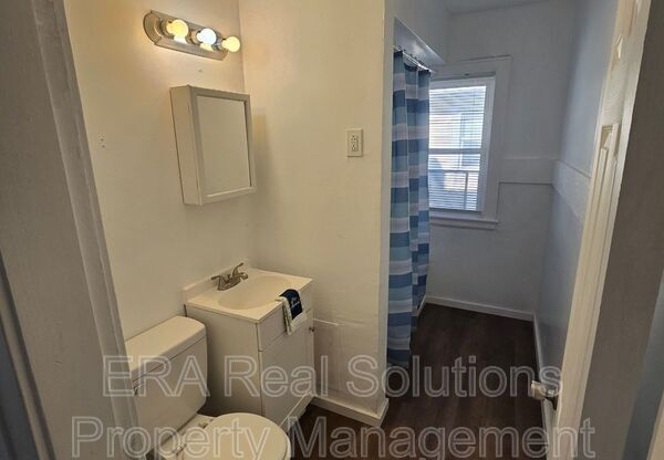 3 beds, 1 bath, 1,070 sqft, $1,150