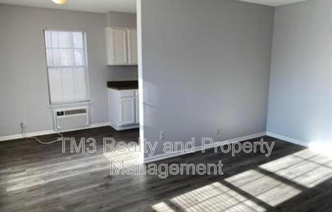 1606 E KANSAS CITY RD