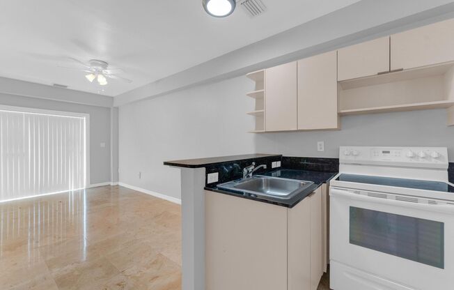 1421 SW 3 ST