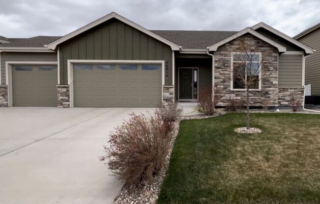 Elegant 3 Bedroom 2.5 Bathroom Home