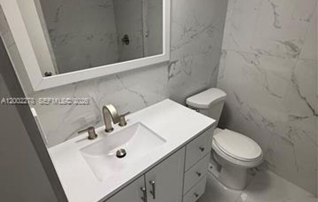 2 beds, 2 baths, 1,040 sqft, $3,600, Unit 5700 Collins Ave # 15H