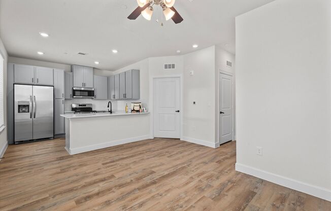 1 bed, 1 bath, 644 sqft, $1,275, Unit 2101
