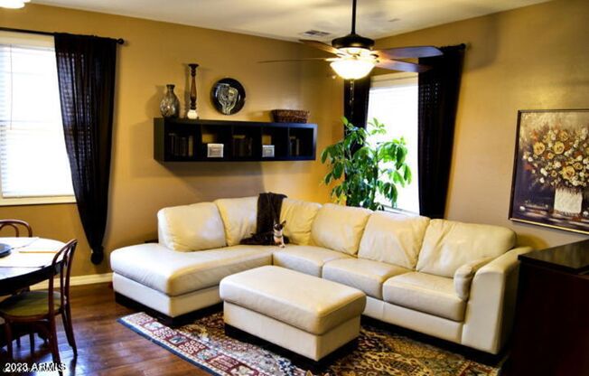 5713 S. 21st Place Phoenix, AZ 85040