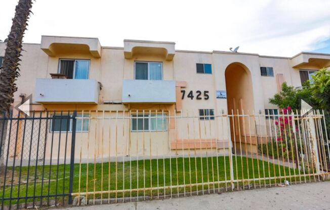 7425Vine