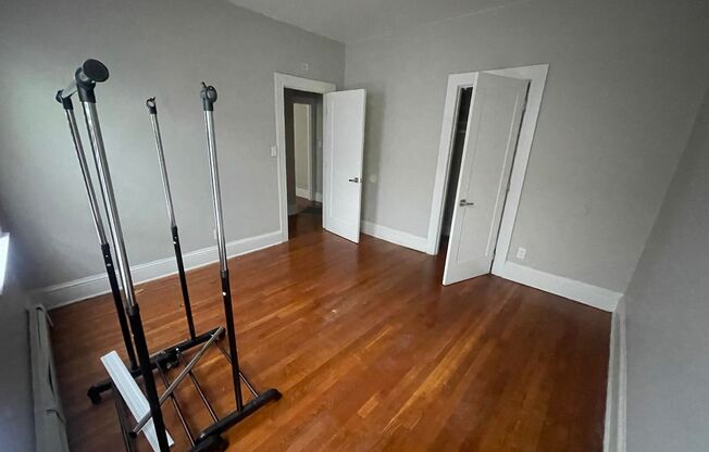 2 beds, 1 bath, 800 sqft, $1,350, Unit 304