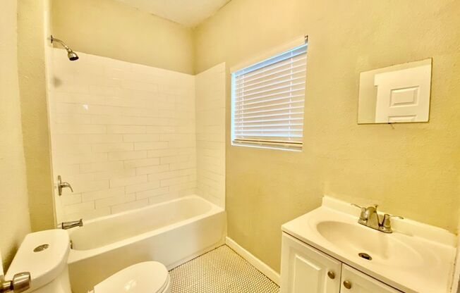 Highland Park adorable 2bd/1ba home AUGUST move in!