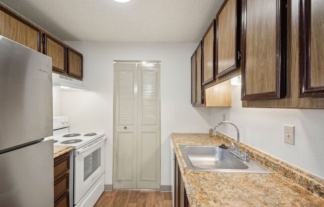 1 bed, 1 bath, 650 sqft, $1,050, Unit N-01