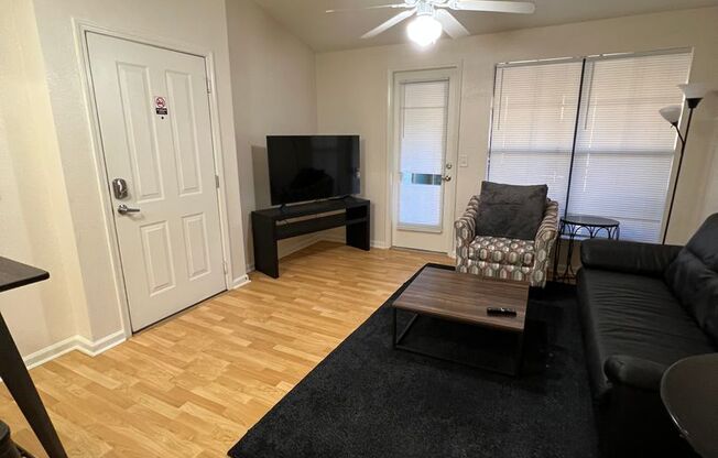 2 beds, 2 baths, $1,700, Unit Unit 1238