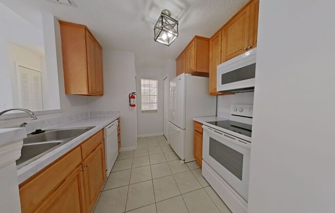 Spacious 3BR/2BA Condo in Altamonte Springs – Prime Location