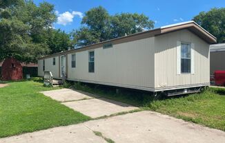 1302 E MacArthur Rd
