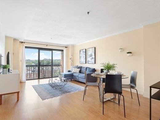 2 beds, 1.5 baths, 962 sqft, $3,500, Unit 1004