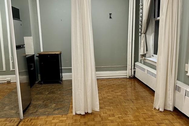 Studio, 1 bath, 330 sqft, $2,500, Unit 4Q