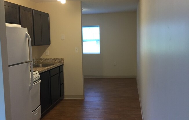 1 bed, 1 bath, 460 sqft, $850, Unit 1C