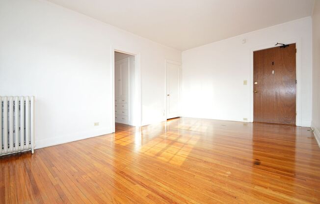 1 bed, 1 bath, 410 sqft, $1,005, Unit 24 - 326