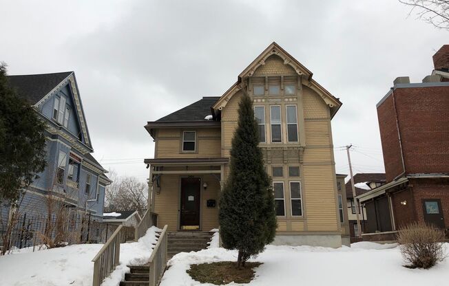 Studio Apartment Loft in historic Whittier neighborhood!