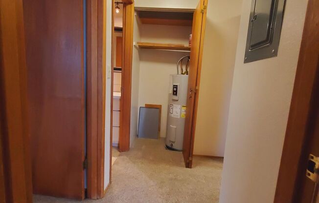 2 beds, 1 bath, 760 sqft, $1,775, Unit 2