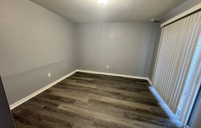 2 beds, 1 bath, 931 sqft, $850, Unit A4