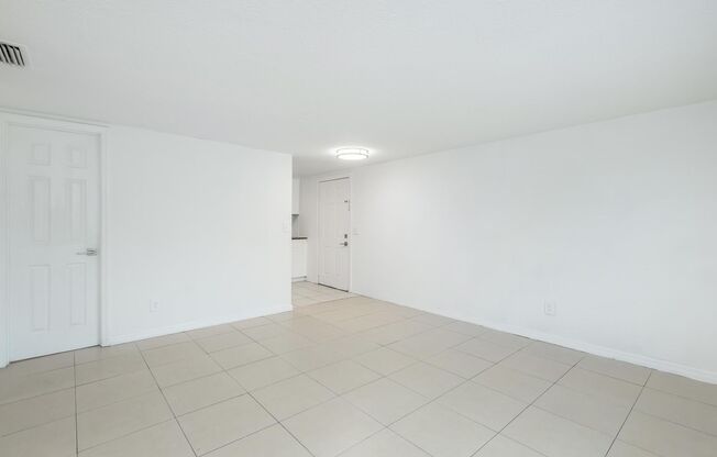 2 beds, 1 bath, 720 sqft, $1,154