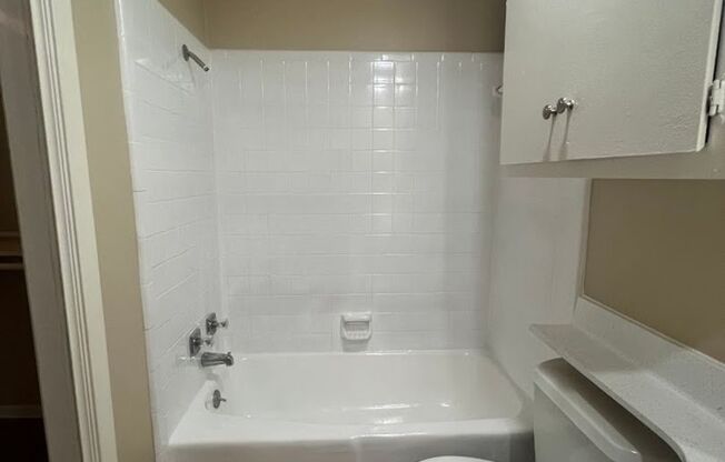 Studio, 1 bath, 500 sqft, $1,400, Unit 117