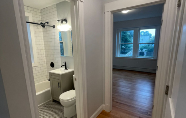 1 bed, 1 bath, 784 sqft, $2,500, Unit #5