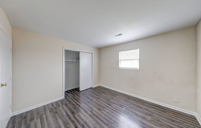 2 beds, 1 bath, 800 sqft, $1,199, Unit 8669F