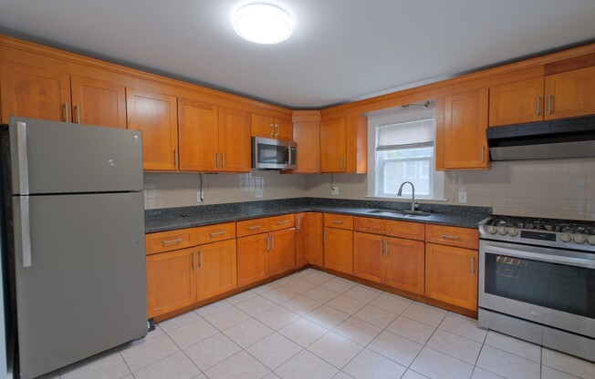 3 beds, 1.5 baths, 1,108 sqft, $2,600, Unit 2
