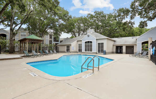 Welcome to Waterford at Cypress Lake Apartments