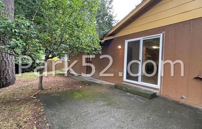 3 beds, 2 baths, $2,495