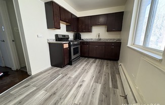1465 E 69 ST