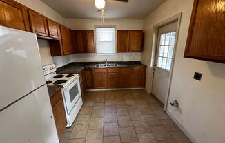 3 beds, 1 bath, $1,100