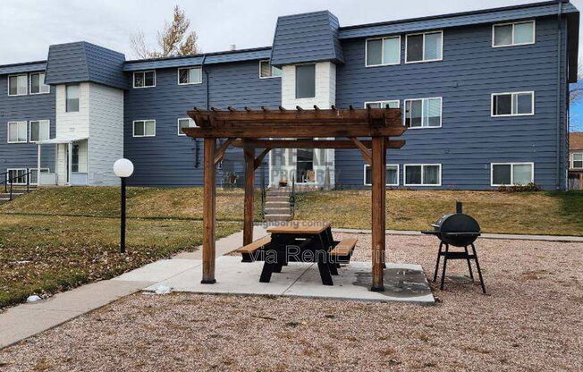 1 bed, 1 bath, 605 sqft, $895, Unit F301