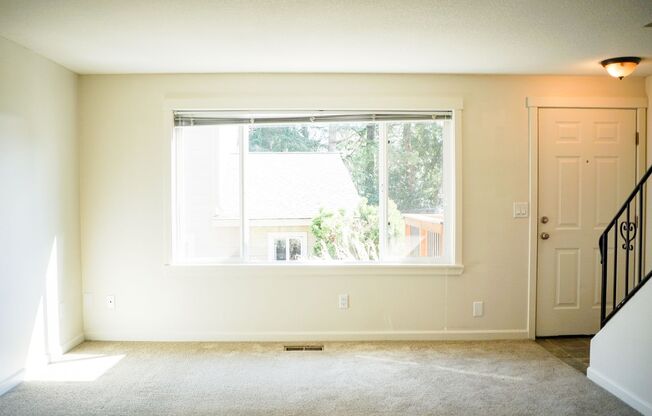 Sunny 2-Bed Townhouse w/Private Patio Ready Late July!