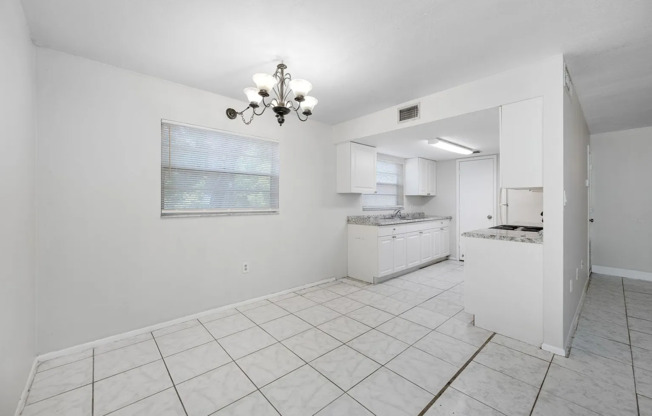 Spacious Clearwater Apartment with Laundry On Site with Move in Specials