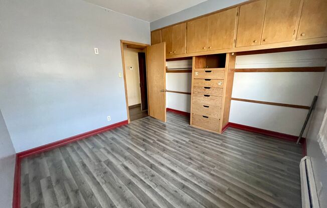 4 beds, 1 bath, $1,195