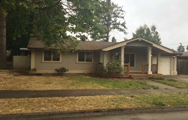 4 Bedrooms, 2 Bathrooms, Large Fenced Backyard in Central Salem