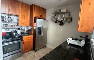 1 bed, 1 bath, $3,800, Unit 4B